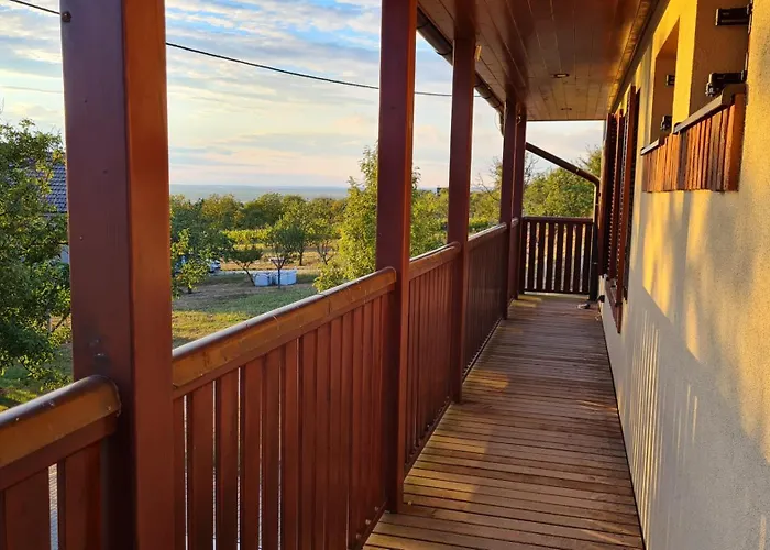 בית נופש Vinarstvo U Kohuta סקליצה